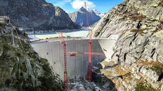 Spektakuläre BaukranDemontage bei der neuen Staumauer auf dem Grimselpass [upl. by Cogswell]