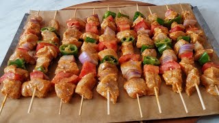 بروشات فالفرن بتتبيلة رائعة ألذ بكثير من المطاعم 🍢🍡 Brochettes poulets mariné au four [upl. by Mell]