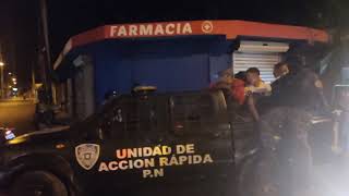 🤣🤣 A correr se les escapa a los Policia  Toque de queda República Dominicana que Juidero [upl. by Archaimbaud]