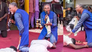 You can’t hold your tears 😭 after watching this deep worship by Apostle Abraham Lamptey [upl. by Rome]