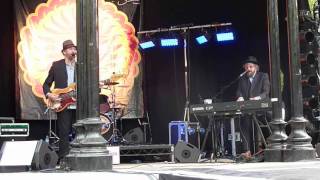 Chas and Dave 18 Aint No Pleasing You Bermondsey Carnival 28062014 [upl. by Ury279]