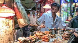 Hong Kong Street Food A Walk Around the Stalls and Restaurants of Kowloon [upl. by Devlen388]