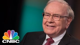 Warren Buffett Dont Penalize NonSolar Customers  CNBC [upl. by Anirehtac]