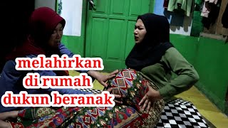 melahirkan di rumah dukun beranak di urut langsung melahirkan [upl. by Celina]