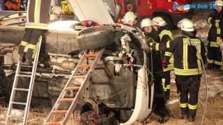 Feuerwehr rettet eingeklemmten Fahrer [upl. by Latea]