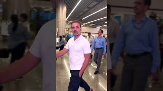 Rahul Gandhi Lucknow airport  viralshortvideo rahulgandhi priyankagandhi shortvideo shorts [upl. by Codel]