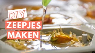 DIY ZEEP Zelf zeepjes maken met droogbloemen [upl. by Nsaj]