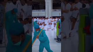 Kaaba Cleaning ❤️‍🩹✨ allah kaaba islam cleaning shorts trendingshorts islamicshorts [upl. by Egon758]