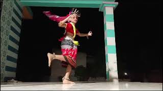 New Cham Cham Bajuche Sambalpuri song dance Cover byBhagyashree routdancestyle [upl. by Kirima]