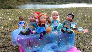 Slime Fun  Elsa amp Anna toddlers are playing outdoors  Barbie dolls  game [upl. by Belsky916]