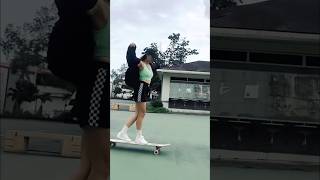 Skate girl longboard dancing台灣長板走板 longboarddancing skate longboardgirl 長板 skateboarding [upl. by Jadwiga]