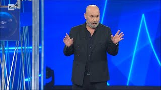 Maurizio Battista al supermercato con mia moglie  I migliori anni 27042024 [upl. by Gwendolen]