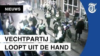 Beelden groep gaat agenten te lijf in Doetinchem [upl. by Osicnarf271]