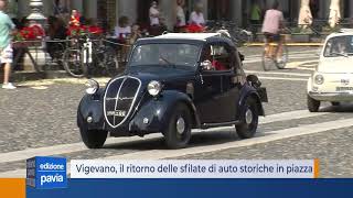 Vigevano il ritorno delle sfilate di auto storiche in piazza [upl. by Eidarb]