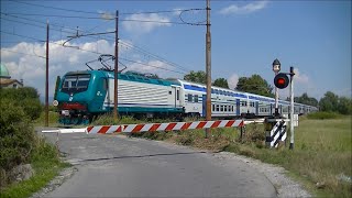 Spoorwegovergang TassignanoCapannori I  Railroad crossing  Passaggio a livello [upl. by Nevart963]