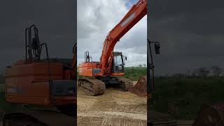 DOOSAN DX 225 LC CRAWLER EXCAVATOR [upl. by Ailema211]