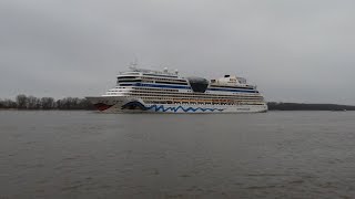 4K Stürmisches einlaufen der Aida Sol am 18222 in Hamburg mit Horn ￼ [upl. by Apfelstadt]