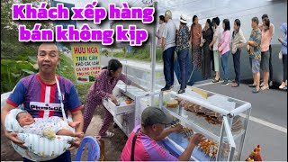 Ngày đầu Hữu Nga khai trương quán khách đến xếp hàng nườm nượp [upl. by Brittan]