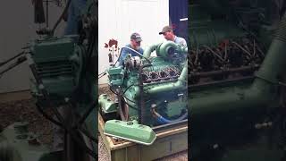 First start Detroit Diesel military crate motor diesel engine automobile [upl. by Hseham405]