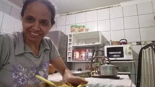 Macarronada com coxinha da asa de frangoao molho feijão no fogão a lenha [upl. by Mcferren]