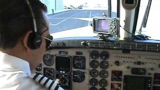 ENGINE START PROCEDURES BEECHCRAFT KING AIR 90 COCKPIT VIEW [upl. by Zaragoza]