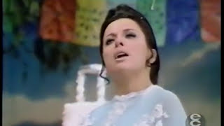 MARIA DE LOURDES CANTA quotQUE BONITO AMORquot CON EL MARIACHI VARGAS DE TECALITLÁN [upl. by Notsgnal]