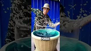 cortar el agua con un cuchillo😲 shortsvideo [upl. by Nnylkcaj]