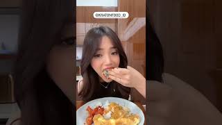 Ngakak Bahagianya Uti habis goreng telur sambil lanjut Mukbang [upl. by Novyat]