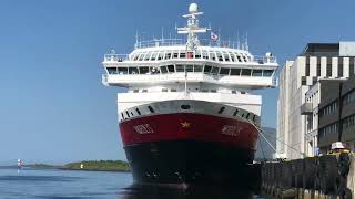 Hurtigruten ms Nordlys in Brønnøysund [upl. by Etnohc]