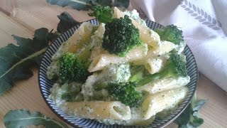 Pasta con la ricotta e broccoli [upl. by Annal]