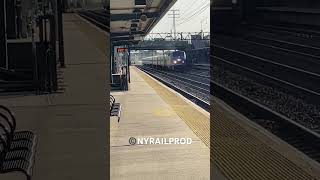 205 pass larchmont shorts metronorth train fyp [upl. by Eladnyl]