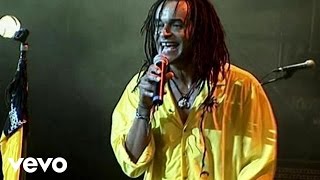 Yannick Noah  Saga Africa ambiance secousse Live aux Nuits de Fourvière 2002 [upl. by Silera]