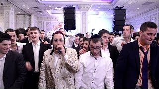 Lipa Schmeltzer Dancing With The Boyz  Mizrach [upl. by Rubin]