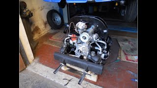 ASSEMBLAGGIO MOTORE BOXER MAGGIOLINO SULLA CARROZZERIA AIRCOOLED ENGINE [upl. by Harret508]