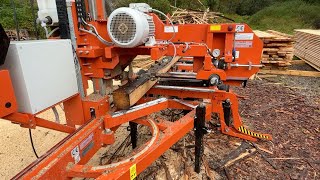 Köp Mobilt sågverk WoodMizer LT20 hydraulisk stocklyft på Klaravik [upl. by Anyar771]