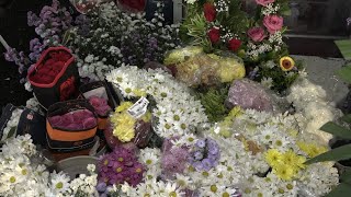 Vendedores de flores del Cementerio General con grandes ofertas en este 2 de noviembre [upl. by Silvan173]