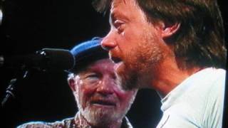 Pete Seeger and Lillebjørn Nilsen singing quotOleannaquot [upl. by Riti]