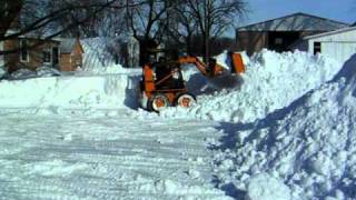 CASE 1816B uniloader pushing snow [upl. by Jon331]