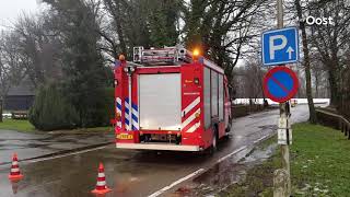 Gaslek in Diepenheim door graafwerkzaamheden weg afgesloten [upl. by Auqinal]