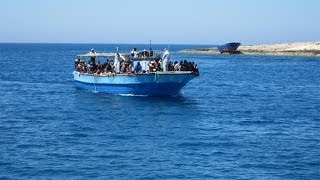 Frontex und der Einsatz gegen Flüchtlinge an Europas Grenzen [upl. by Alicsirp77]