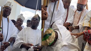 FMR PRESIDENT OLUSEGUN OBASANJO PROSTRATE TO HONOR OBA OLOTA AS HE COMMISSIONED HIS NEW HOUSE [upl. by Laurens]