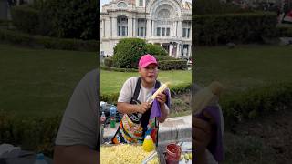 Preparando elotes frente a palacio de bellas artes elotes preparados foodie viral parati [upl. by Devinna]