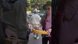 Keith Richards Signing Autographs 2022 [upl. by Gillett]