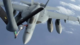 FA18EF スーパーホーネット戦闘機 KC135から空中給油 HD [upl. by Ekihc]