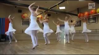 Ballettschule widmet sich denvier Jahreszeitenquot [upl. by Delcine]