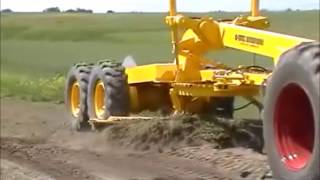 Pull Grader Levelling [upl. by Enaols]