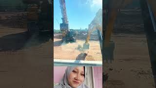 Jangan gitu bang😅excavator alatberatindonesia alatberatalatberatexcavator operatoralatberat [upl. by Aphra]