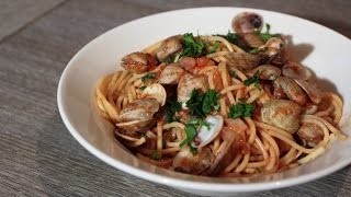 spaghetti alle vongole  versione rossa [upl. by Atikram392]