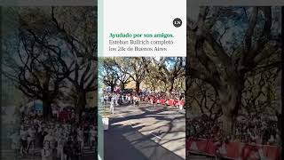 Ayudado por sus amigos Esteban Bullrich completó la carrera de 21k en Buenos Aires [upl. by Arman]