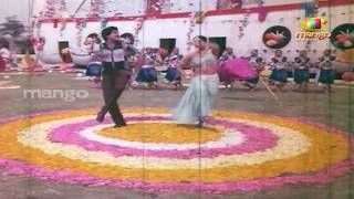 Kondaveeti Raja Telugu Movie  Komma Laki Koyilaki Video Song  Chiranjeevi  Radha  Chakravarthy [upl. by Ardnasella]